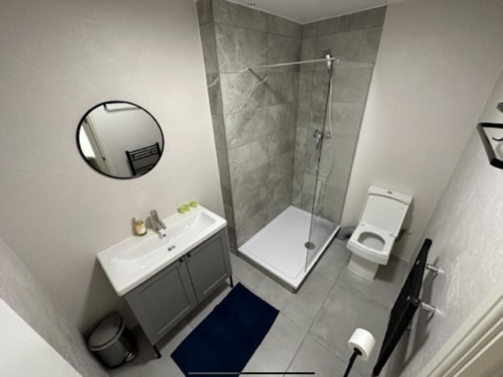 Double Bedroom With Private En-Suite 伦敦 外观 照片