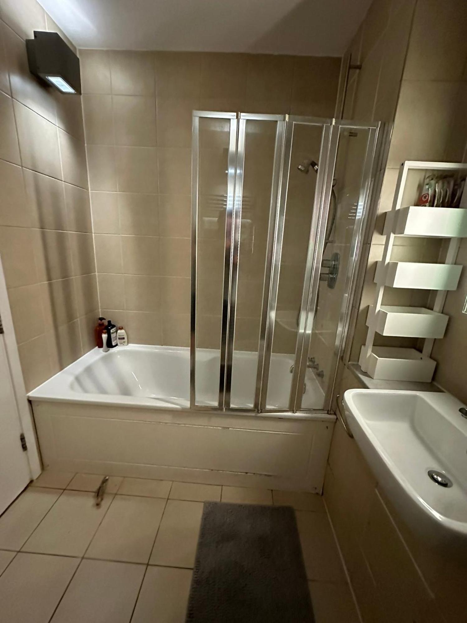 Double Bedroom With Private En-Suite 伦敦 外观 照片